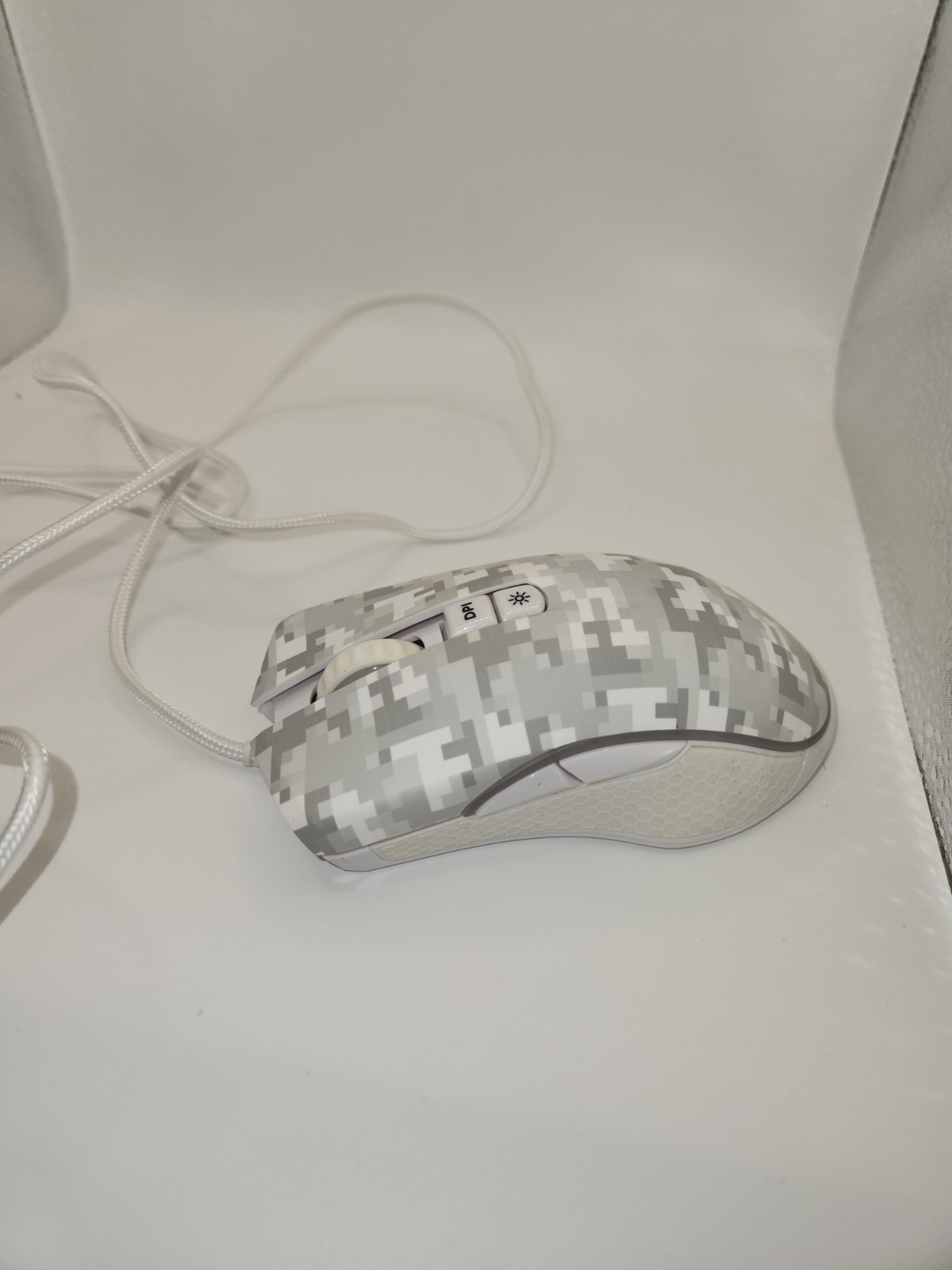 Onn Gaming Mouse Wired Power  LED Lighting DPI Adjustable Windows OS only