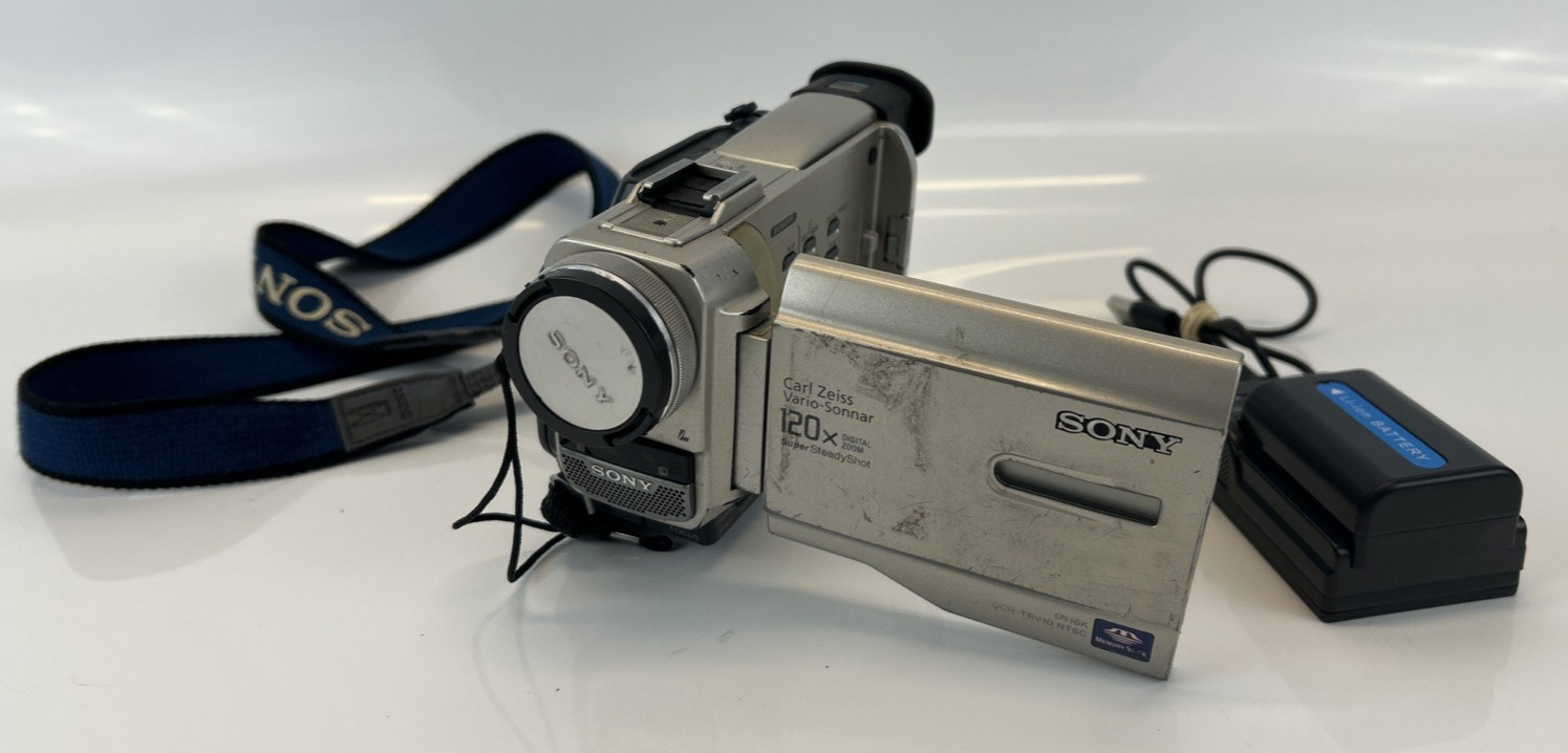 Sony Handycam DCR-TRV10 MiniDV Camcorder FOR PARTS OR REPAIR