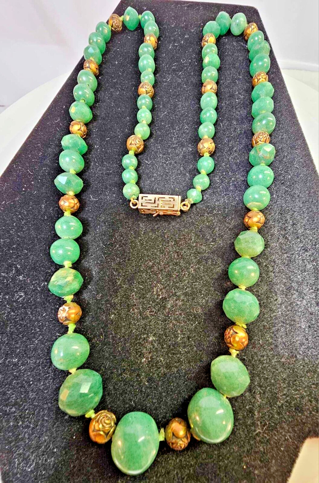 Vtg Jade beads round Cut w Brass metal flower graduated Necklace 35.5"-READ