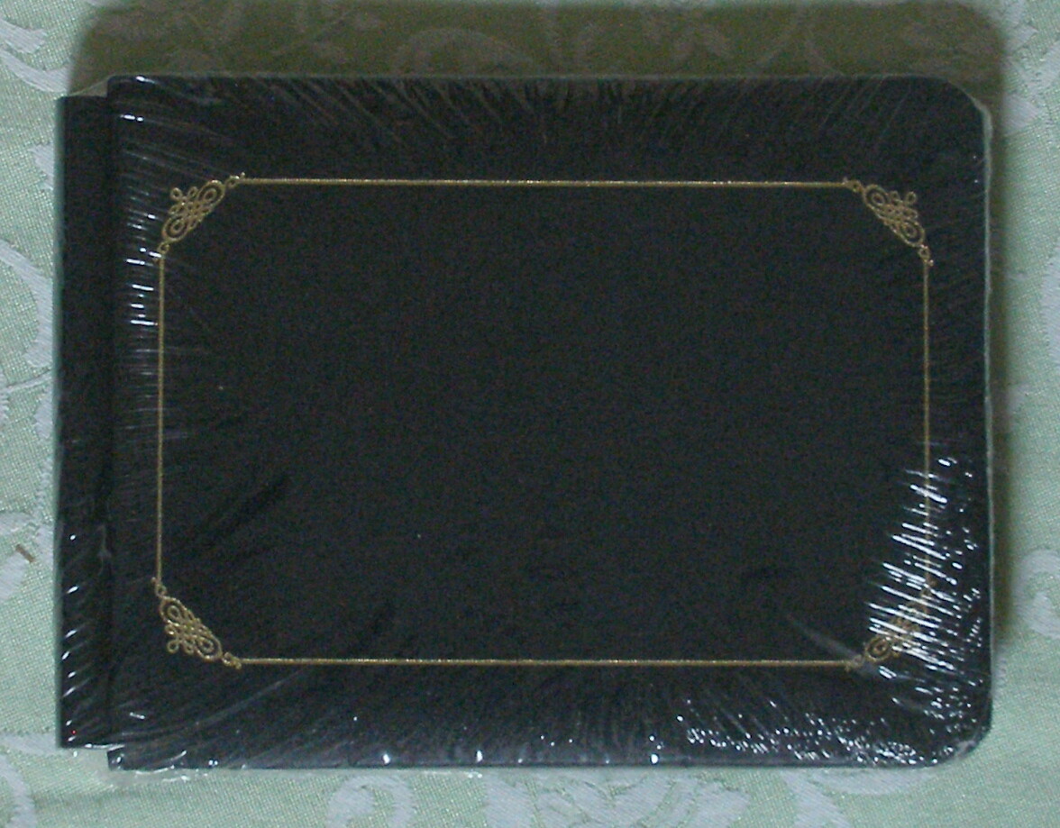 Creative Memories 5x7 Black Sentiments Scrapbook Album with Gold Trim