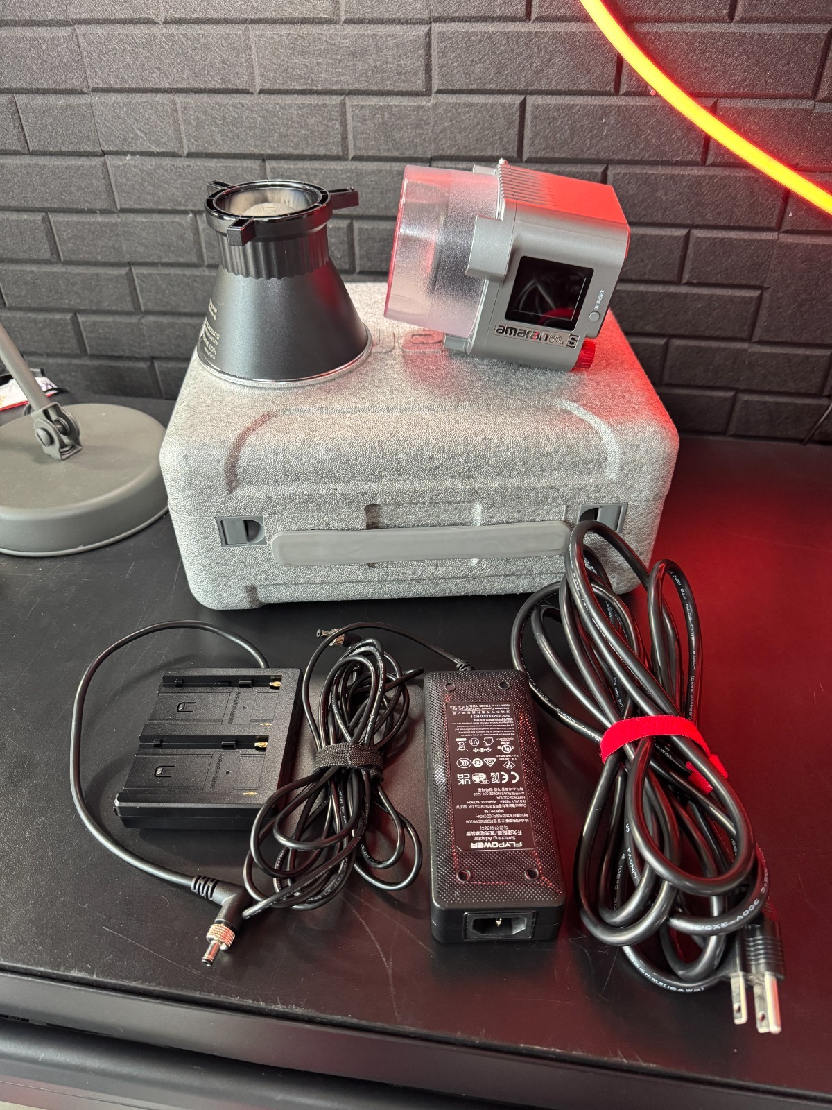 Amaran COB 60x S Bi Color LED Monolight Kit - Mint Condition!