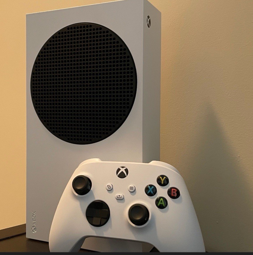 Microsoft Xbox Series S 4K UHD Console Wi-Fi Capability with Controller