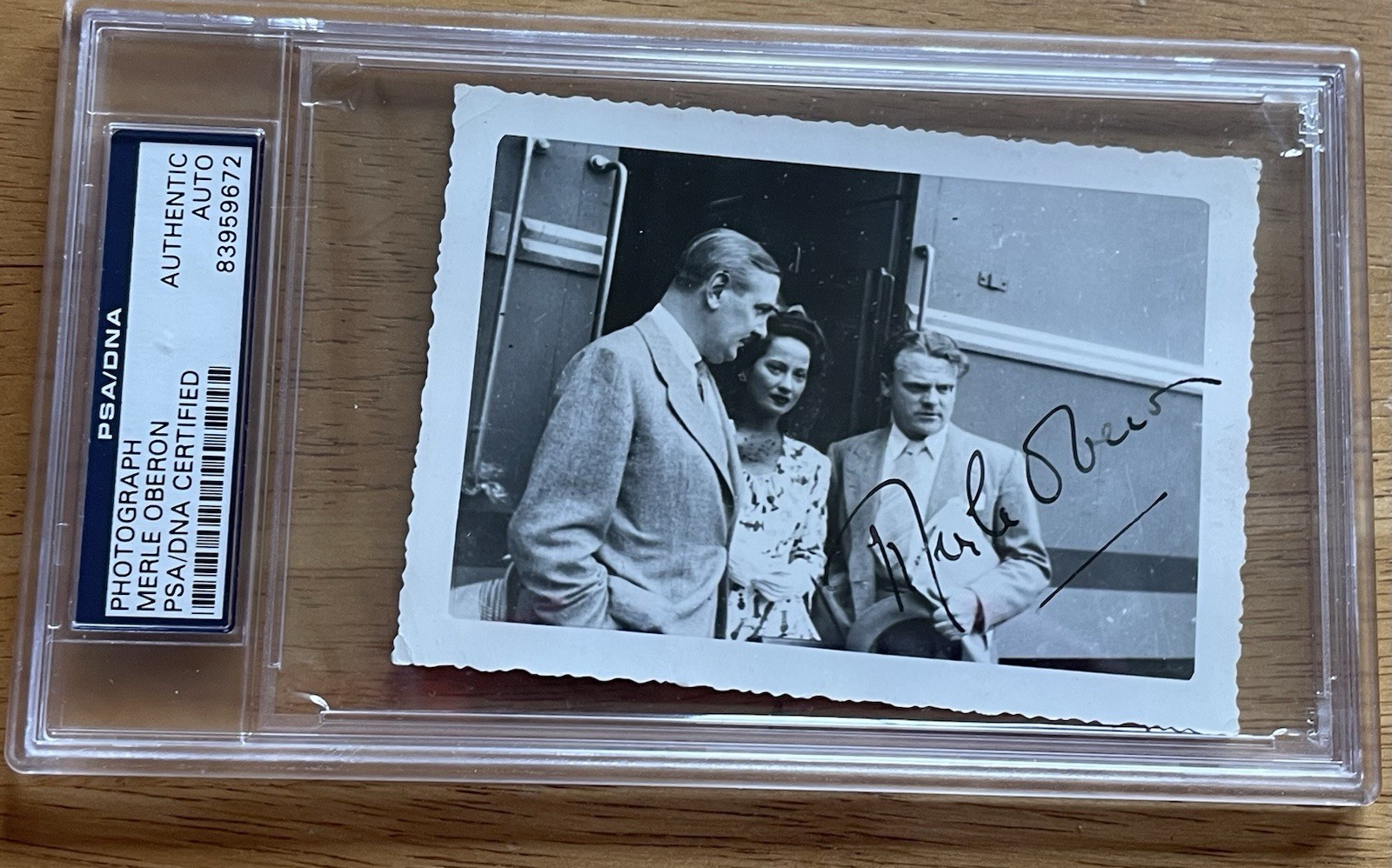 British Actress Merle Oberon Autographed Photo PSA Cert.