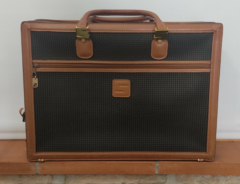 Stepan Vintage Suitcase Perfect.