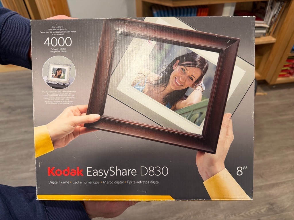 Kodak EasyShare D830 8" Digital Picture Frame New In Box