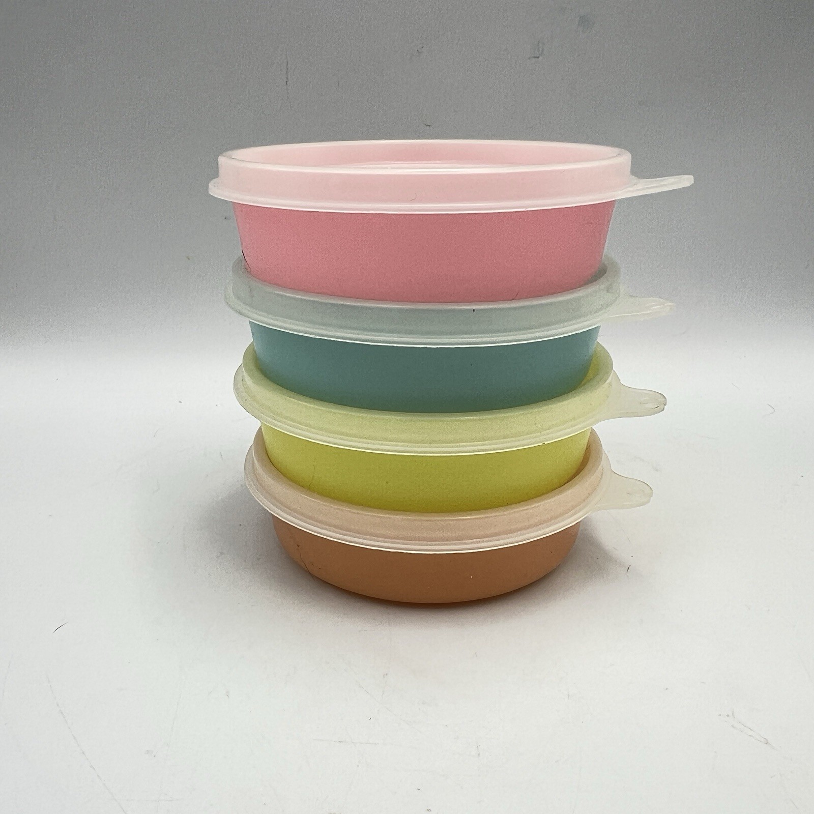Vtg Tupperware Little Wonders Pastel Colors 4 Containes Lids #1286 6oz