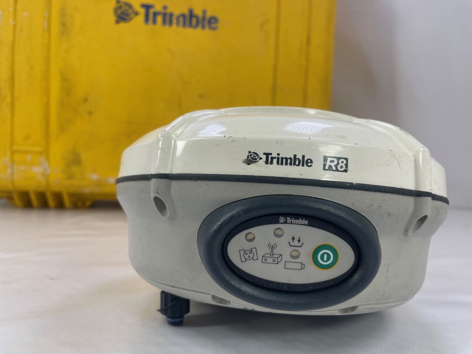 Trimble R8 Model 3, 450-470 MHz, GNSS Base/Rover Receiver