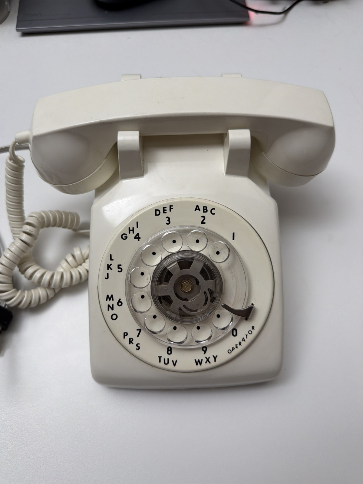 VTG. Western Electric 500 Rotary Desk Telephone White Bell System 9C Dial 1970