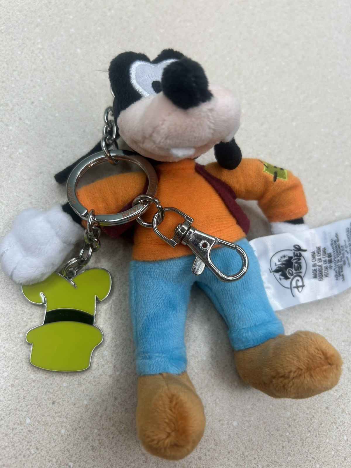 Disney Parks Goofy Plush Bag Charm Keychain Backpack Clip w/ Metal Hat Charm