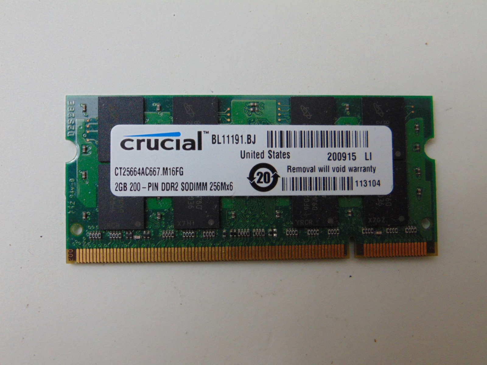 CRUCIAL CT25664AC667 2GB DDR2 667Mhz PC2-5300 200-pin SODIMM Notebook Memory