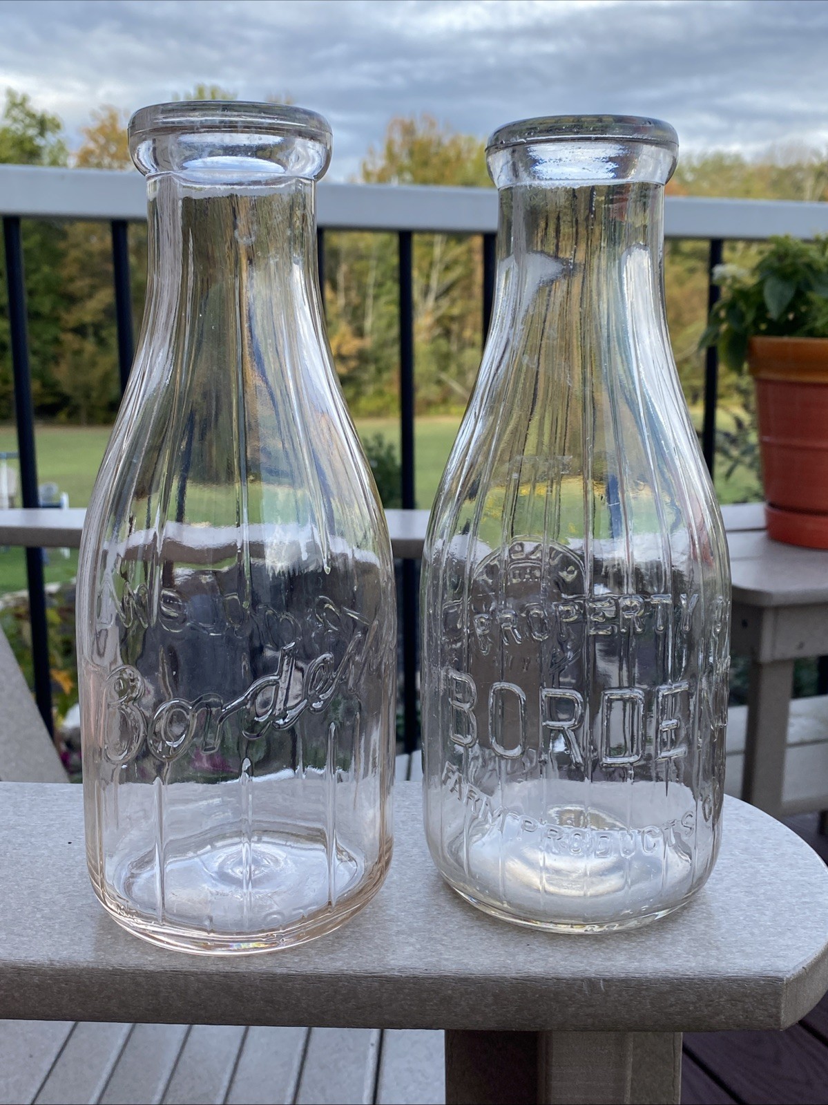 2 Ribbed Pink Hue Tint Property of BORDENS FARM PRODUCTS Quart MTC Milk Bottles