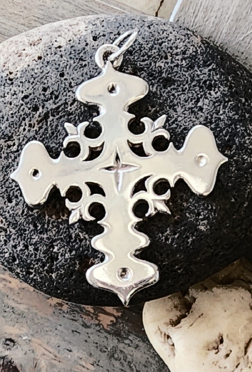 Retired James Avery HEAVY 25.9 Gram Fleur Cross Pendant NEAT! Vintage Piece