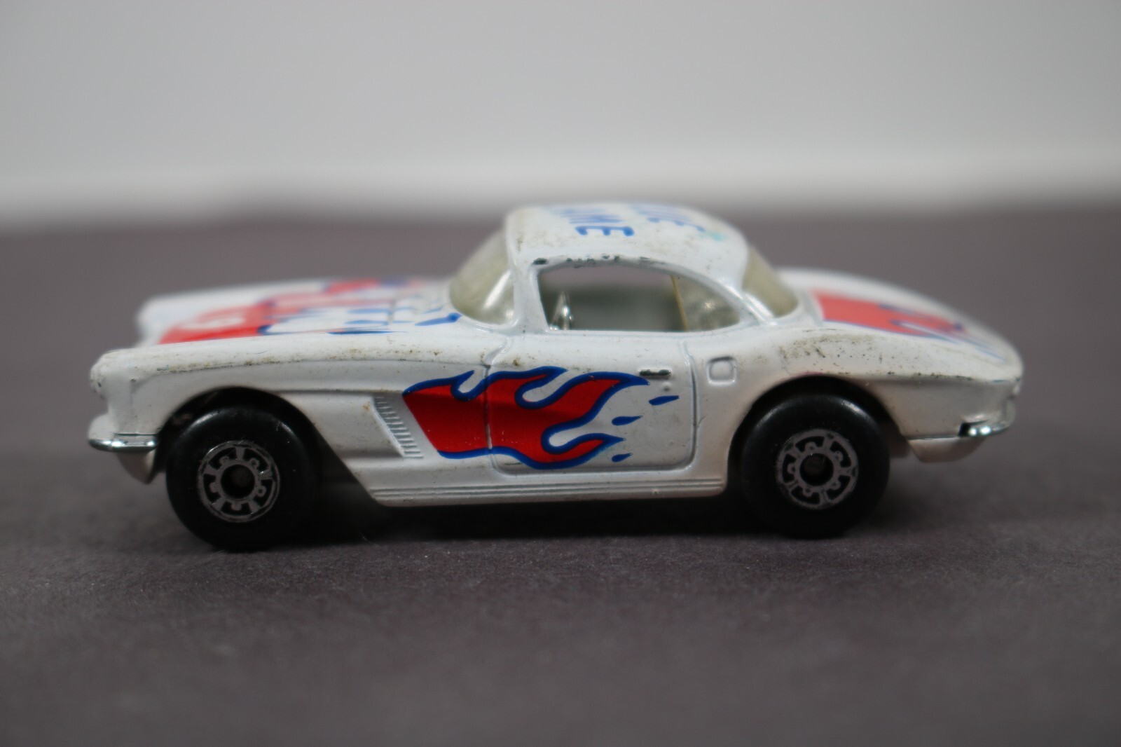 Vintage 1982 Matchbox Lesney SuperFast Chevrolet 1962 Corvette Blue Flame LQQK