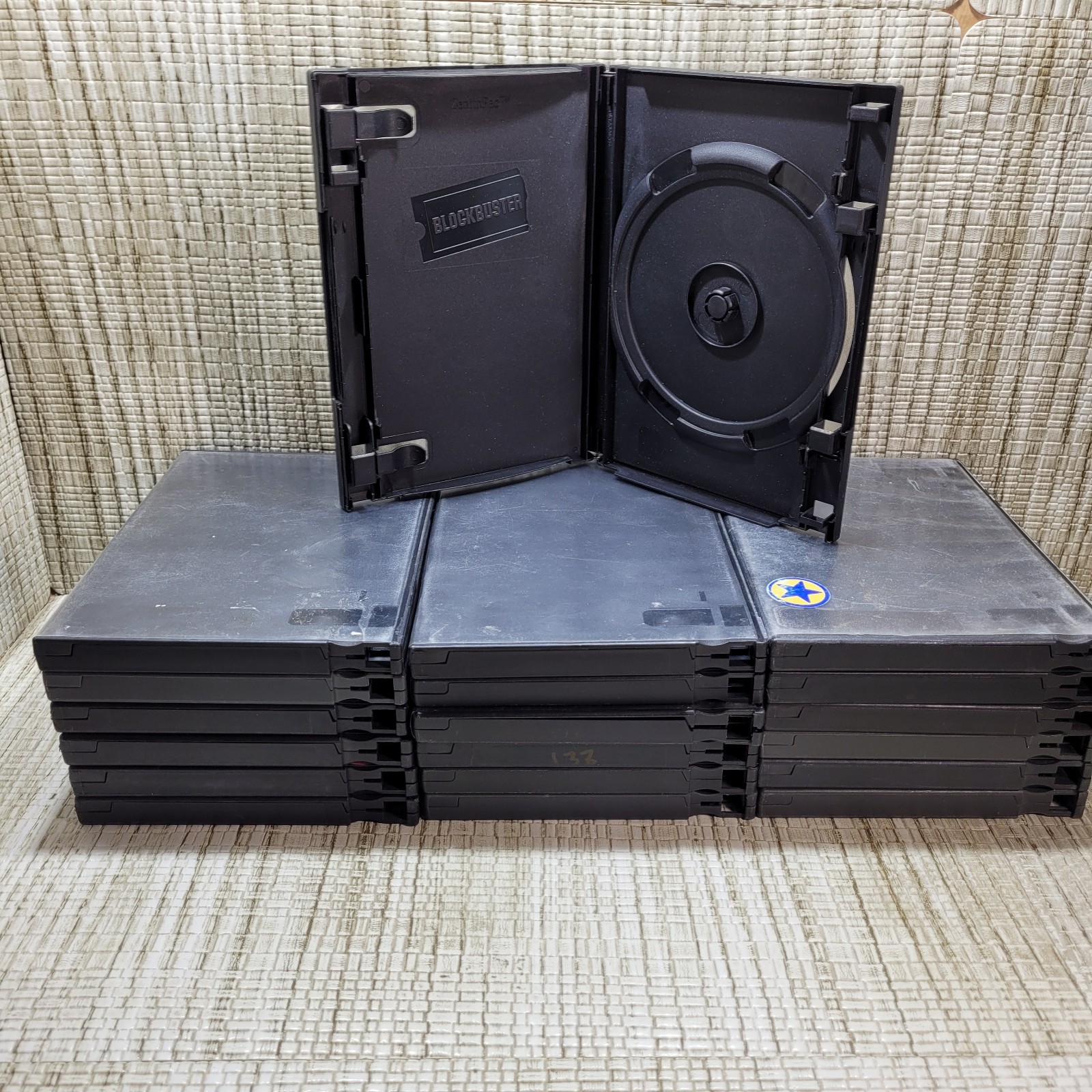 Blockbuster Video Rental Vintage Empty 19 DVD Cases Lot