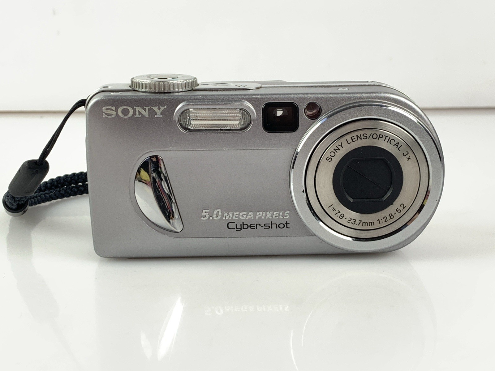 Sony Cybershot DSC-P10 5.0MP Digital Camera Vintage Digicam Needs A Battery