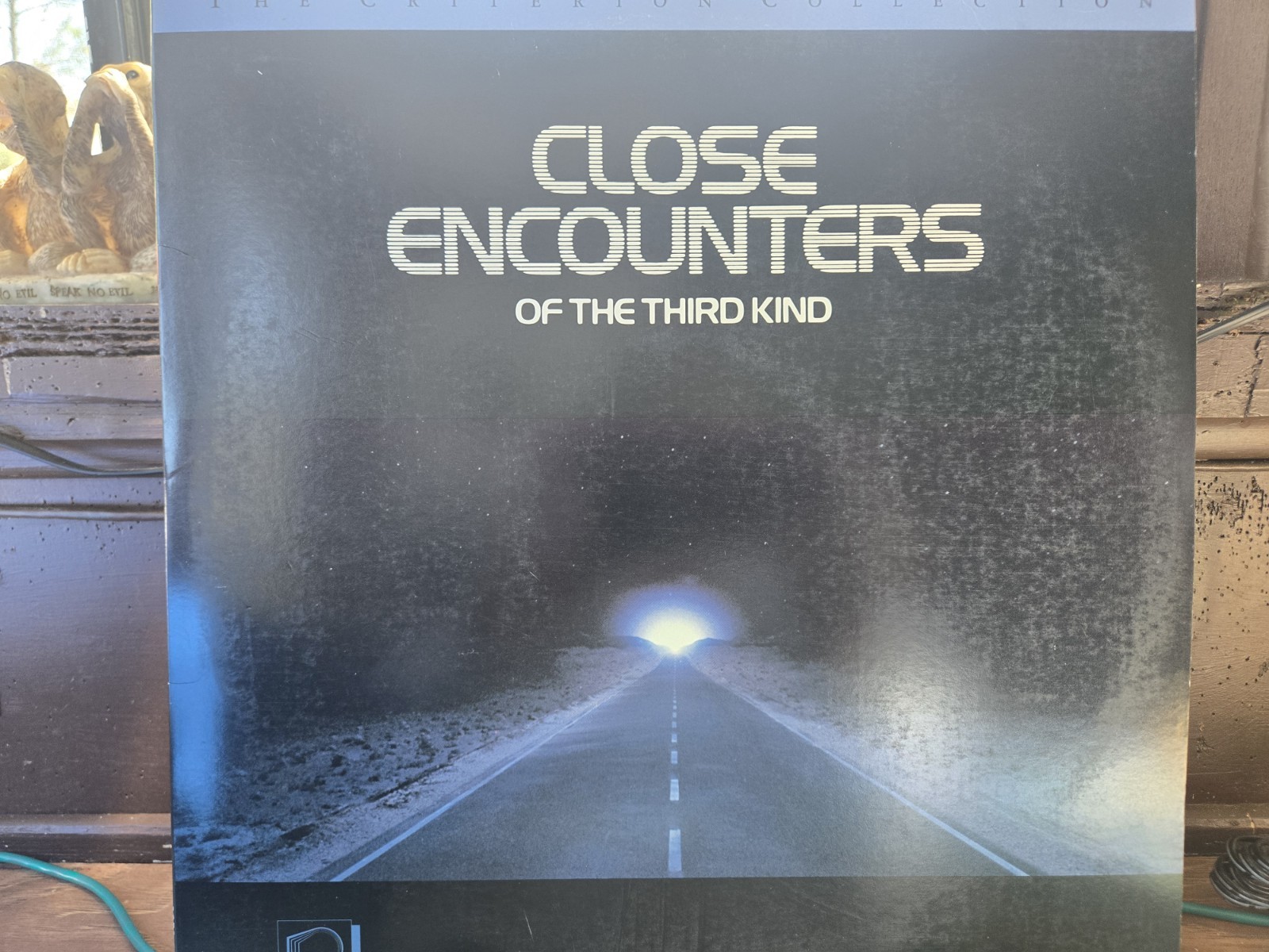 CLOSE ENCOUNTERS laserdisc ( NOT DVD )  USED 