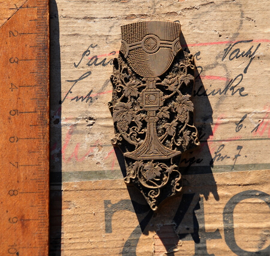 Chalice brass ornament bookbinding Art Nouveau gilding bookbinder emboss~leather