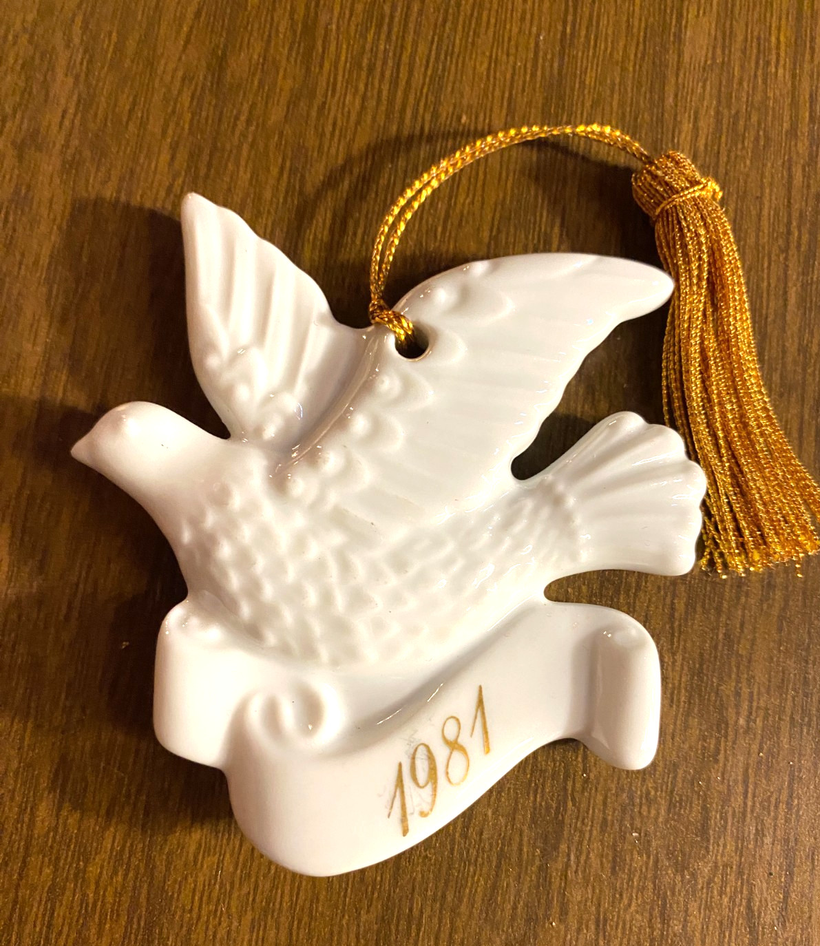 1984 Vintage Dove Bird AVON Porcelain Christmas Ornament 2 3/4" Japan
