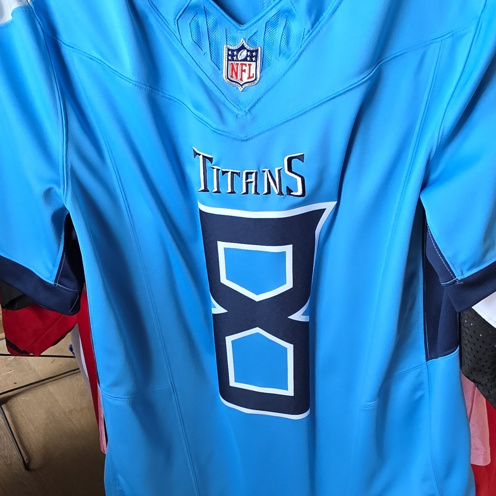 Nike NFL Tennessee Titans Levis #8 Men's Blue Jersey Size M