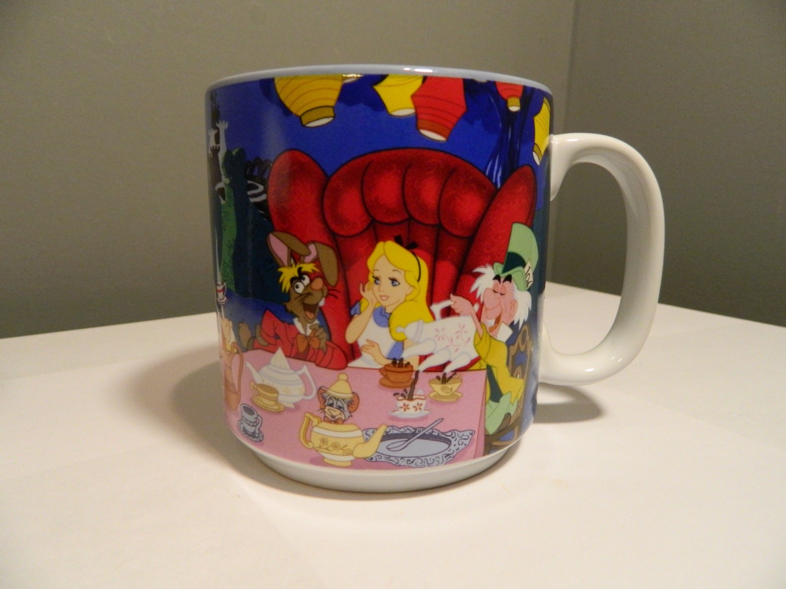 DISNEY ALICE IN WONDERLAND MAD HATTER TEA PARTY COFFEE CUP/MUG