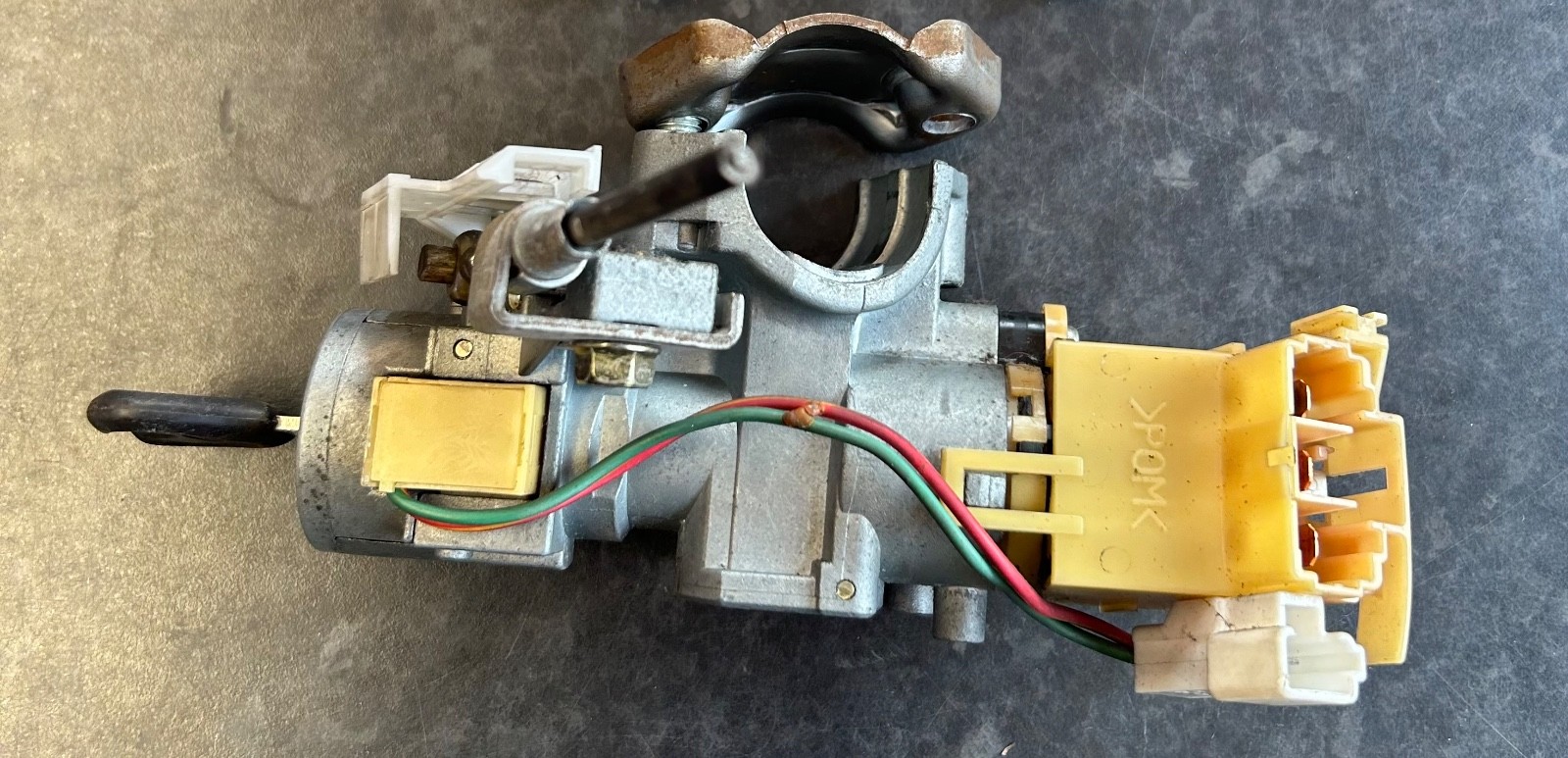 Ignition barrel & key non airbag Mazda Bongo fit 96-99 models