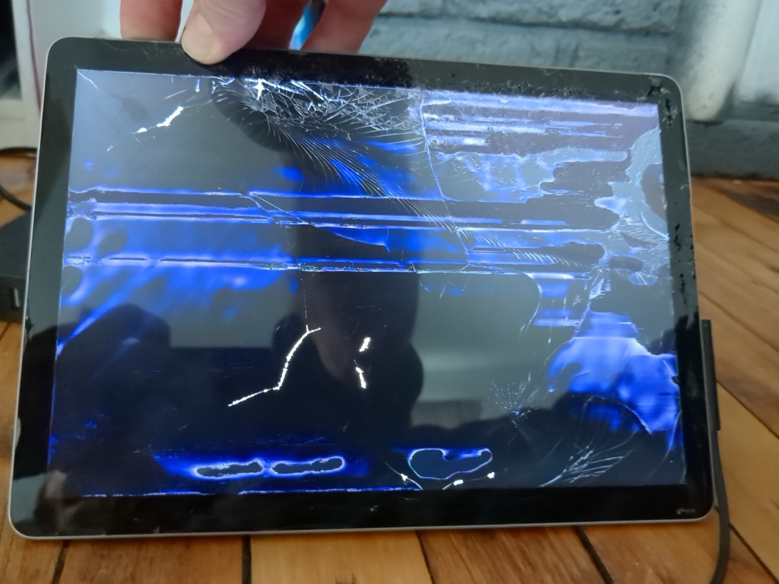 Microsoft Surface Go 2 128GB PARTS OR REPAIR