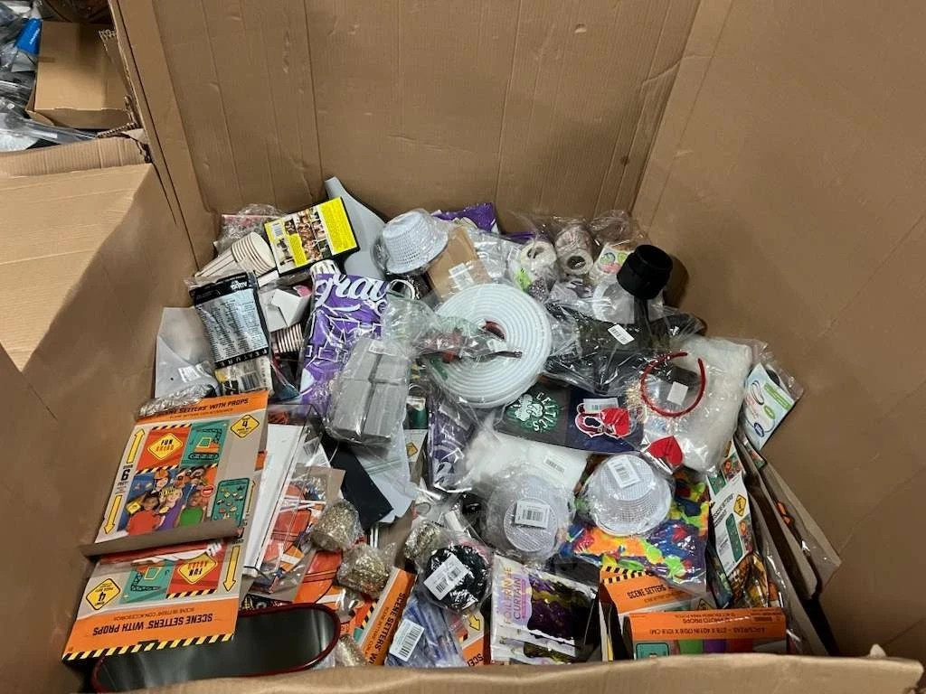 Amazon, Target, Macy’s, TJ Maxx, HomeGoods & Walmart Mystery Box – Mixed Items