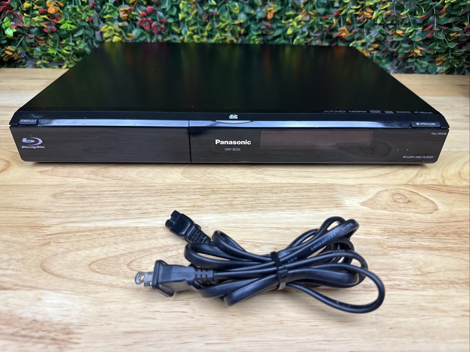 Panasonic DMP-BD30 Blu-ray Disc Player Black HDMI AVCHD SD Card NO REMOTE TESTED