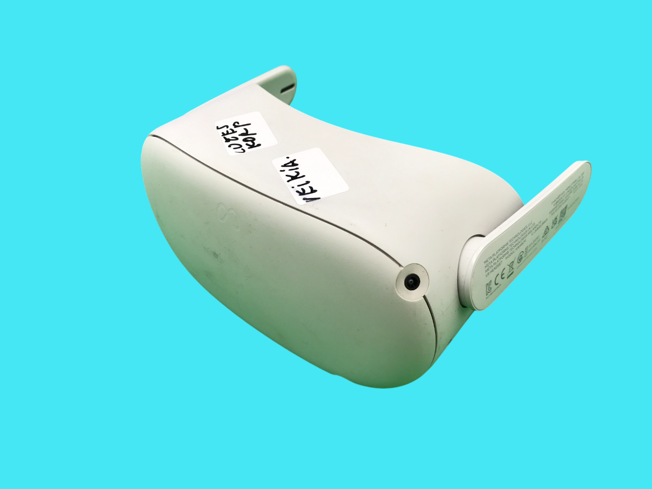 Meta Quest 2 All-In-One VR Headset, Model KW49CM, Broken