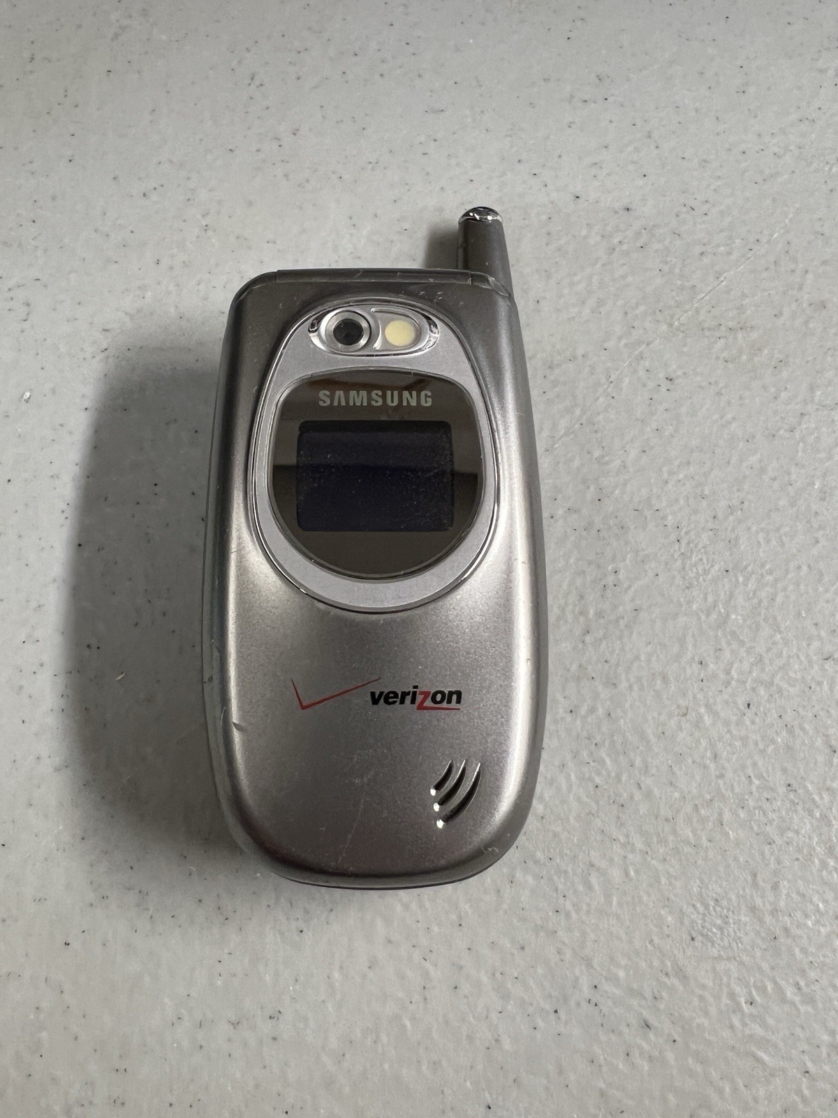 Samsung SCH-A670 - Gray and Silver (Verizon) Cell Flip Phone