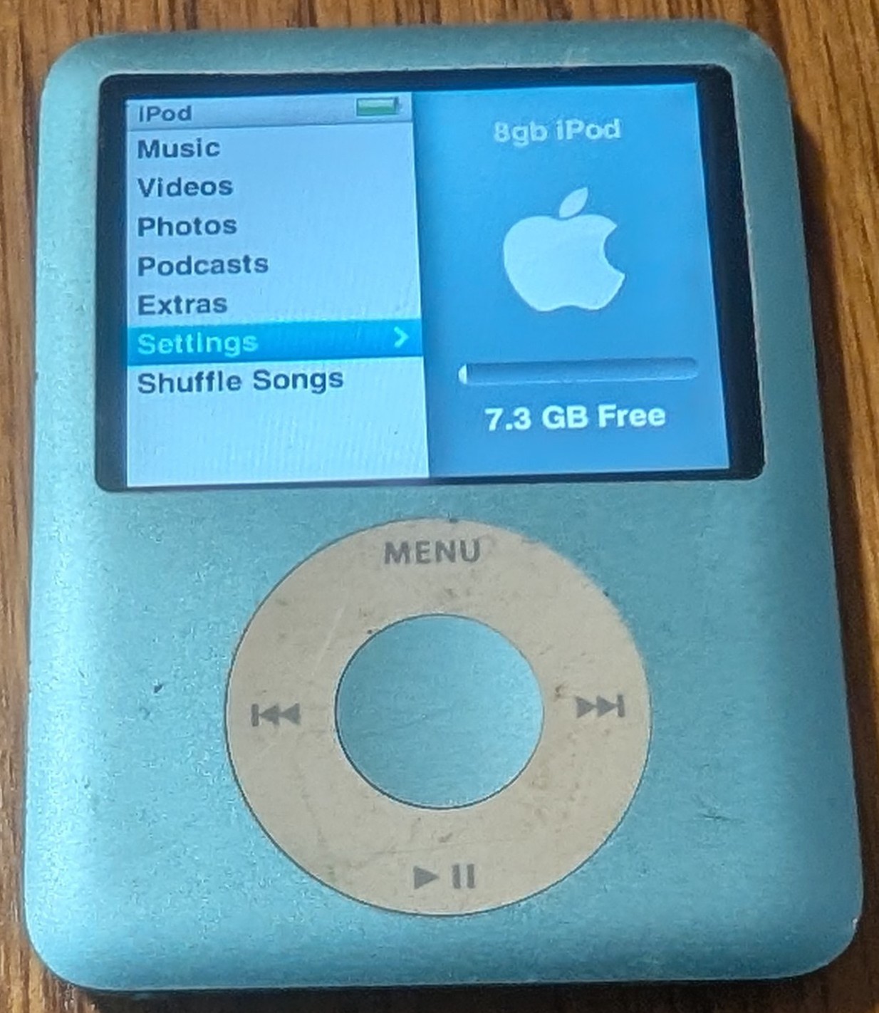 Apple iPod Nano 3rd Generation Blue, 8GB  New BATTERY, NEW Front Lens