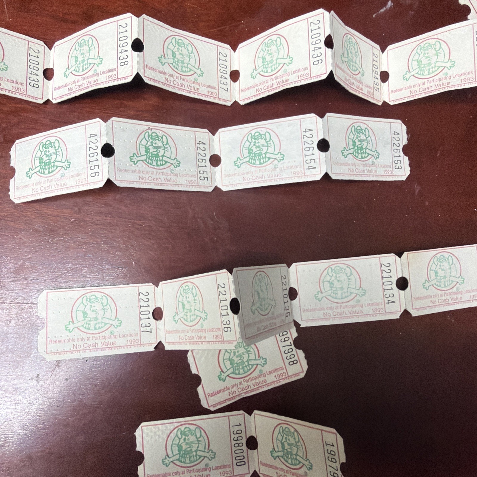 Chuck E Cheese Pizza