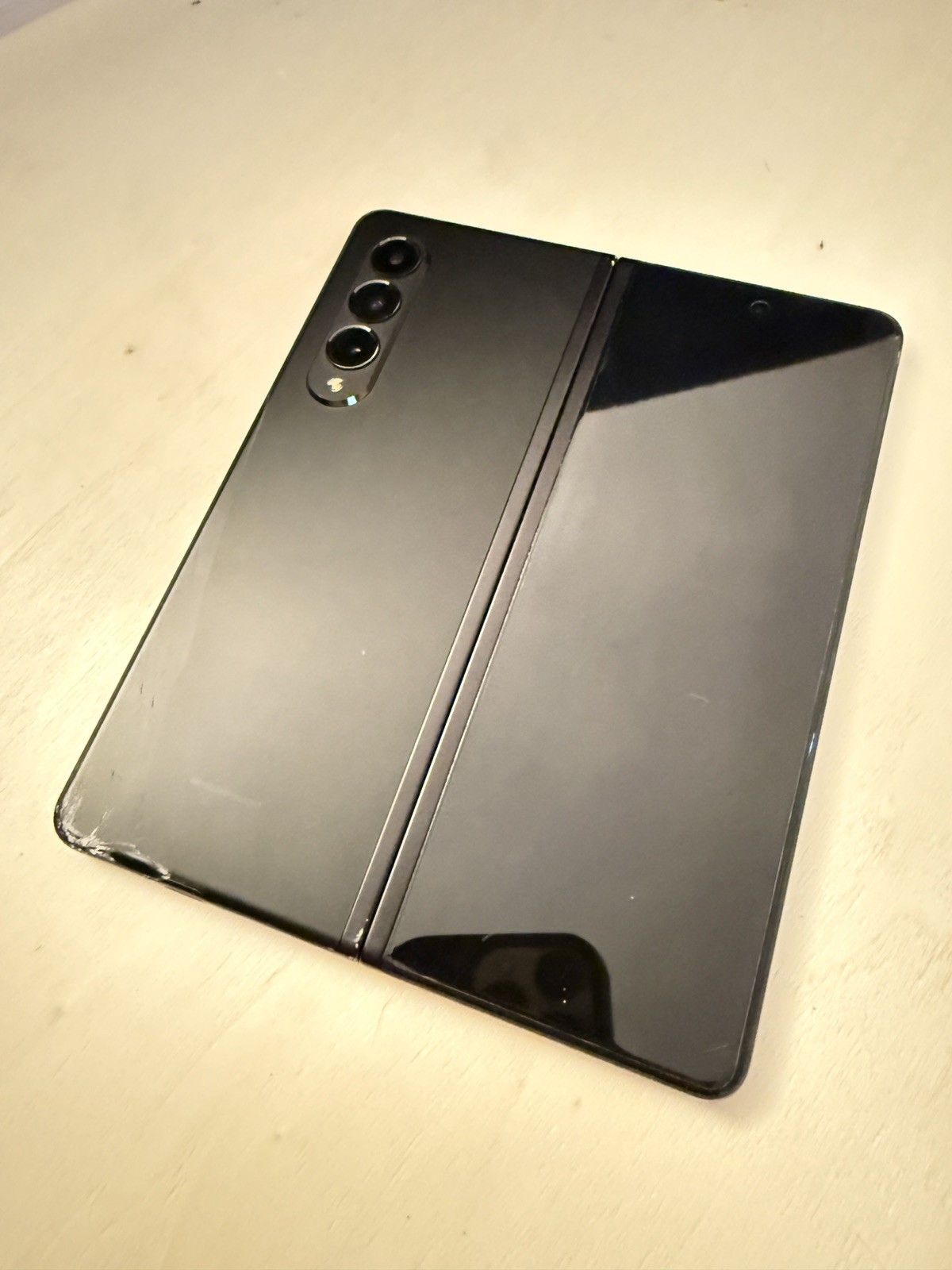 Samsung Galaxy Z FOLD 3 5G - Inner screen bleeding