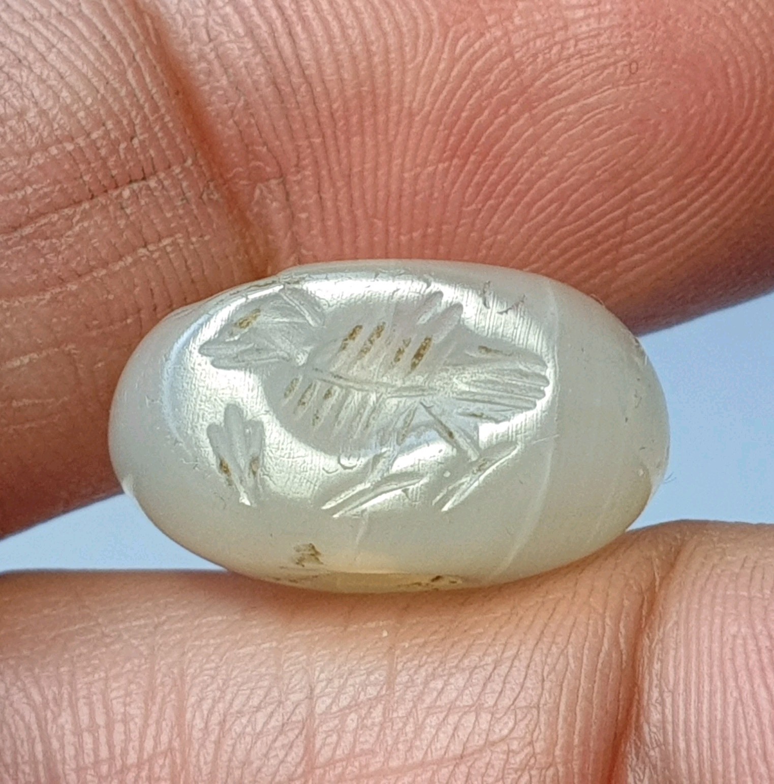 18.2mm ANCIENT RARE WESTERN ASIAN AGATE SEAL BEAD (BIRD)