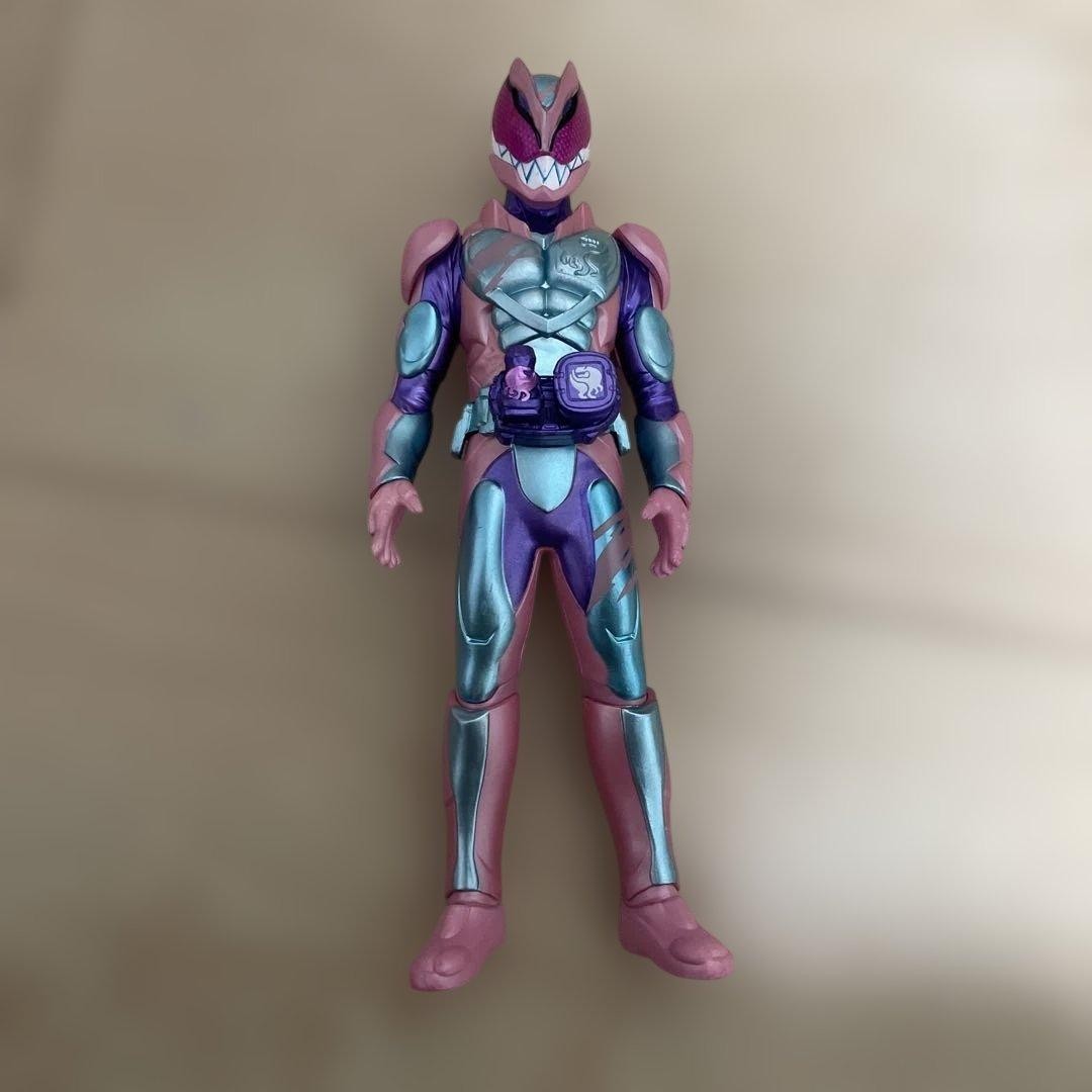 Kamen Rider Levi Figure