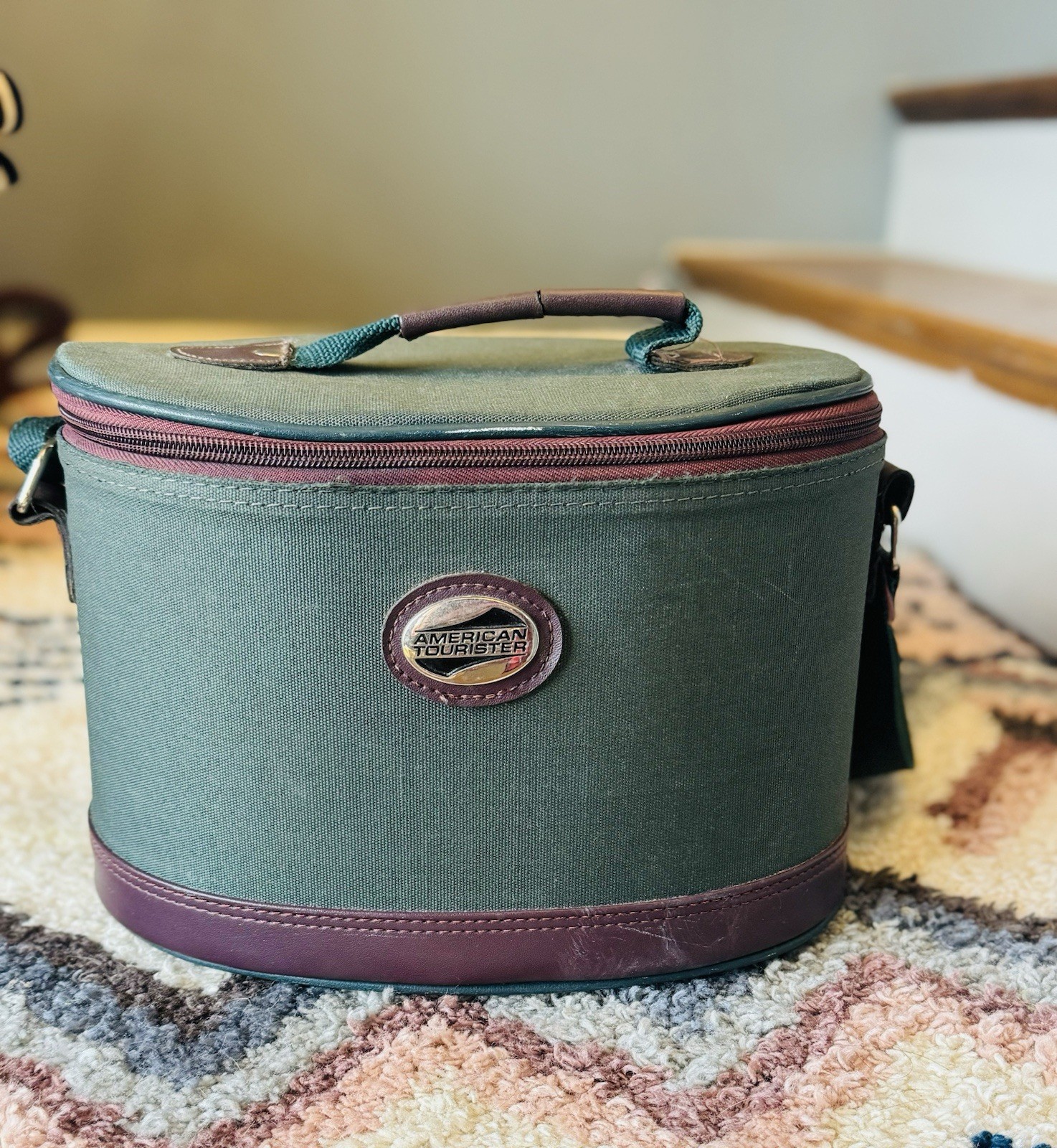 American Tourister Train Case Cosmetic Makeup Grooming Travel Case Green Luggage