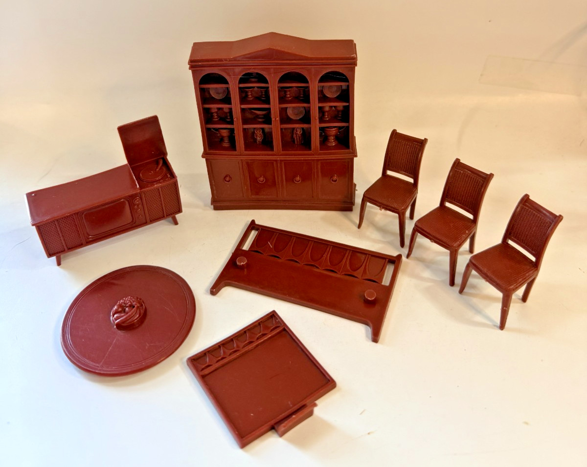 Dollhouse  BROWN plastic Dollhouse furniture