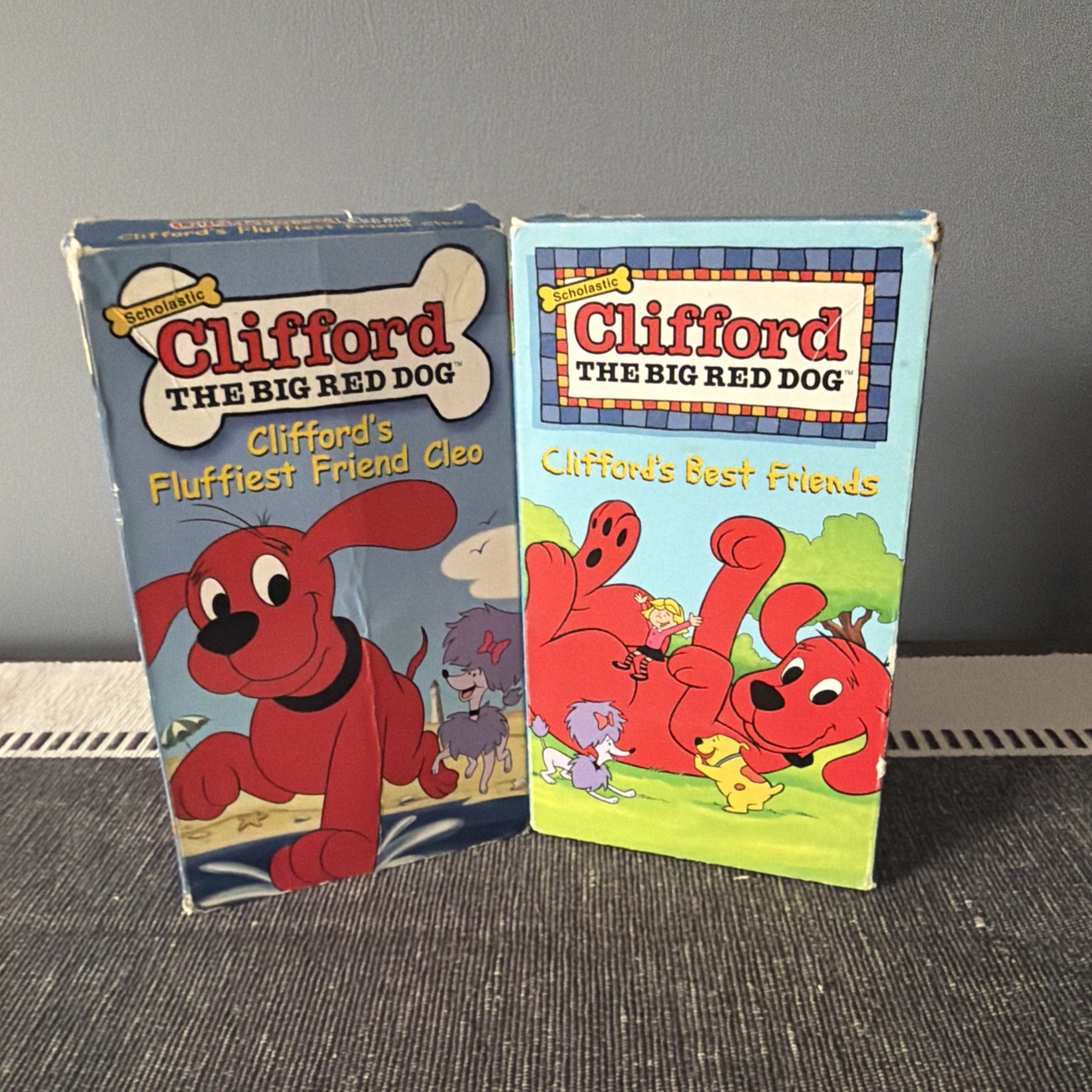 Clifford The Big Red Dog VHS LOT of 2. Scholastic 2001,2001