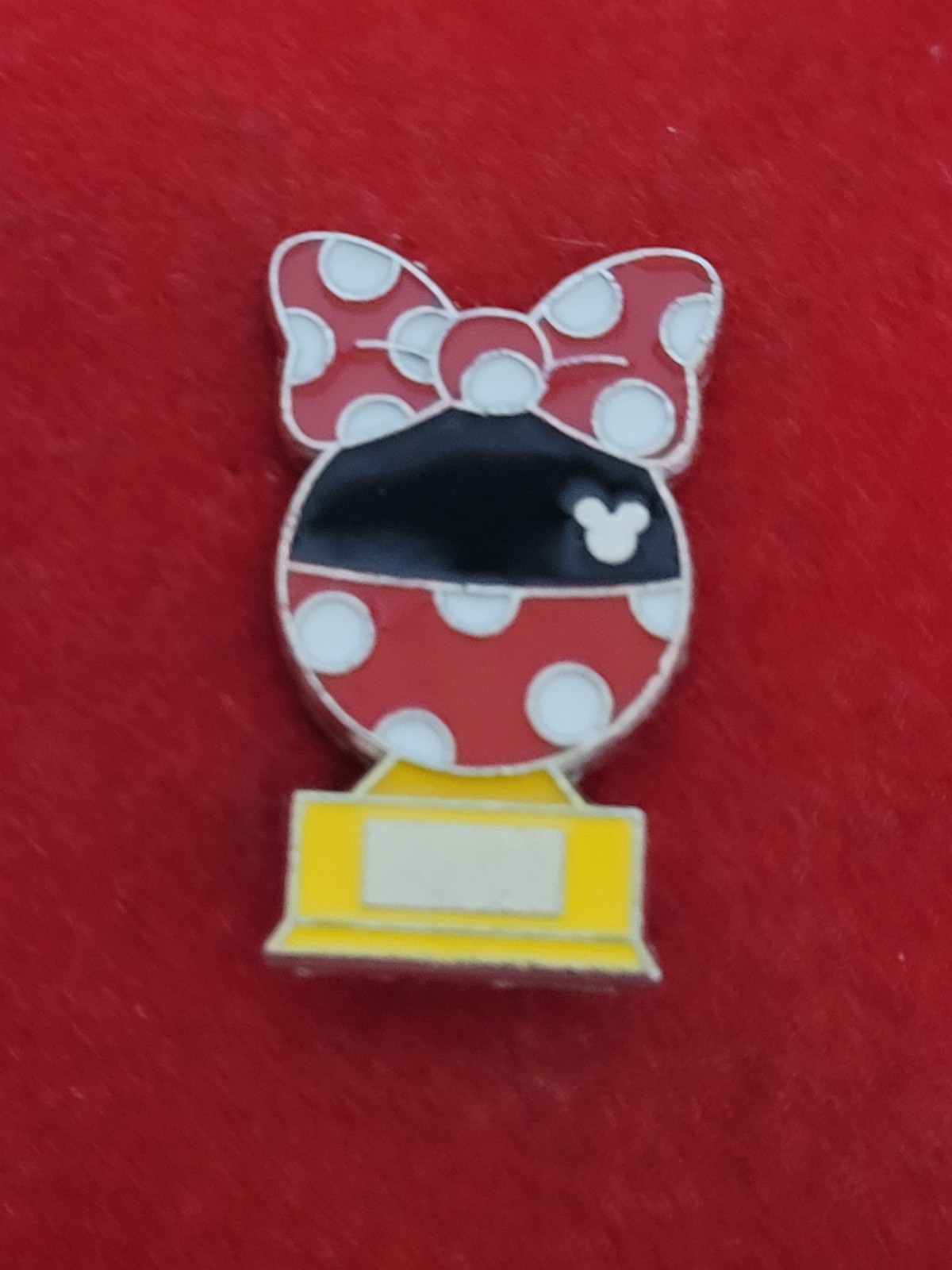Disney Trading Pin, Minnie Mouse, Trophy, Hidden Mickey, #3 of 6, 2019 b