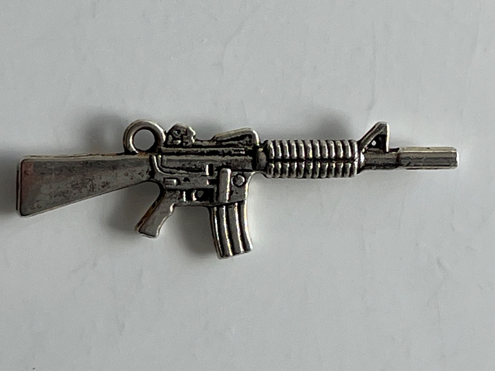 SILVER METAL CHARM - AUTOMATIC RIFLE