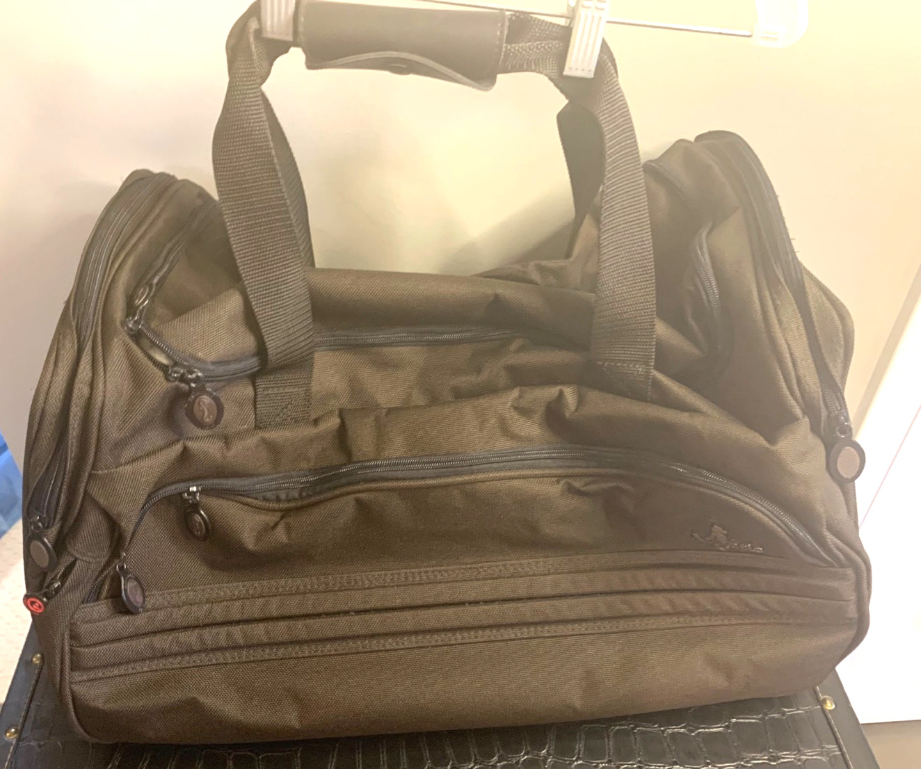 Vintage Atlantic Luggage Travel Carry-On Duffel Bag Tote Gym Plane Bag Brown