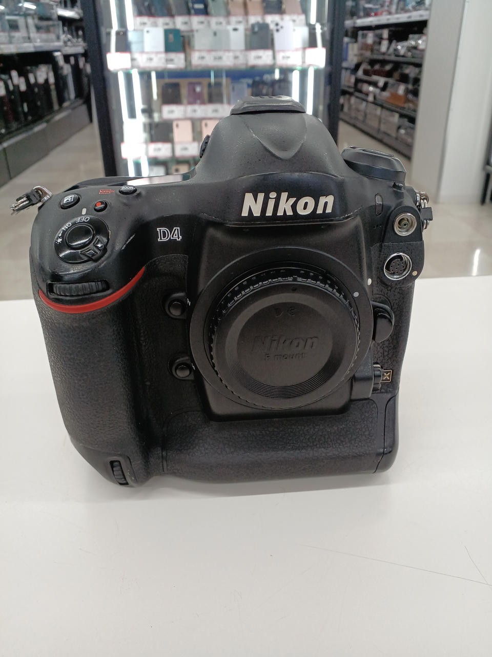 NIKON D4 DSLR Camera with XQD & CompactFlash Card Slots Used From Japan
