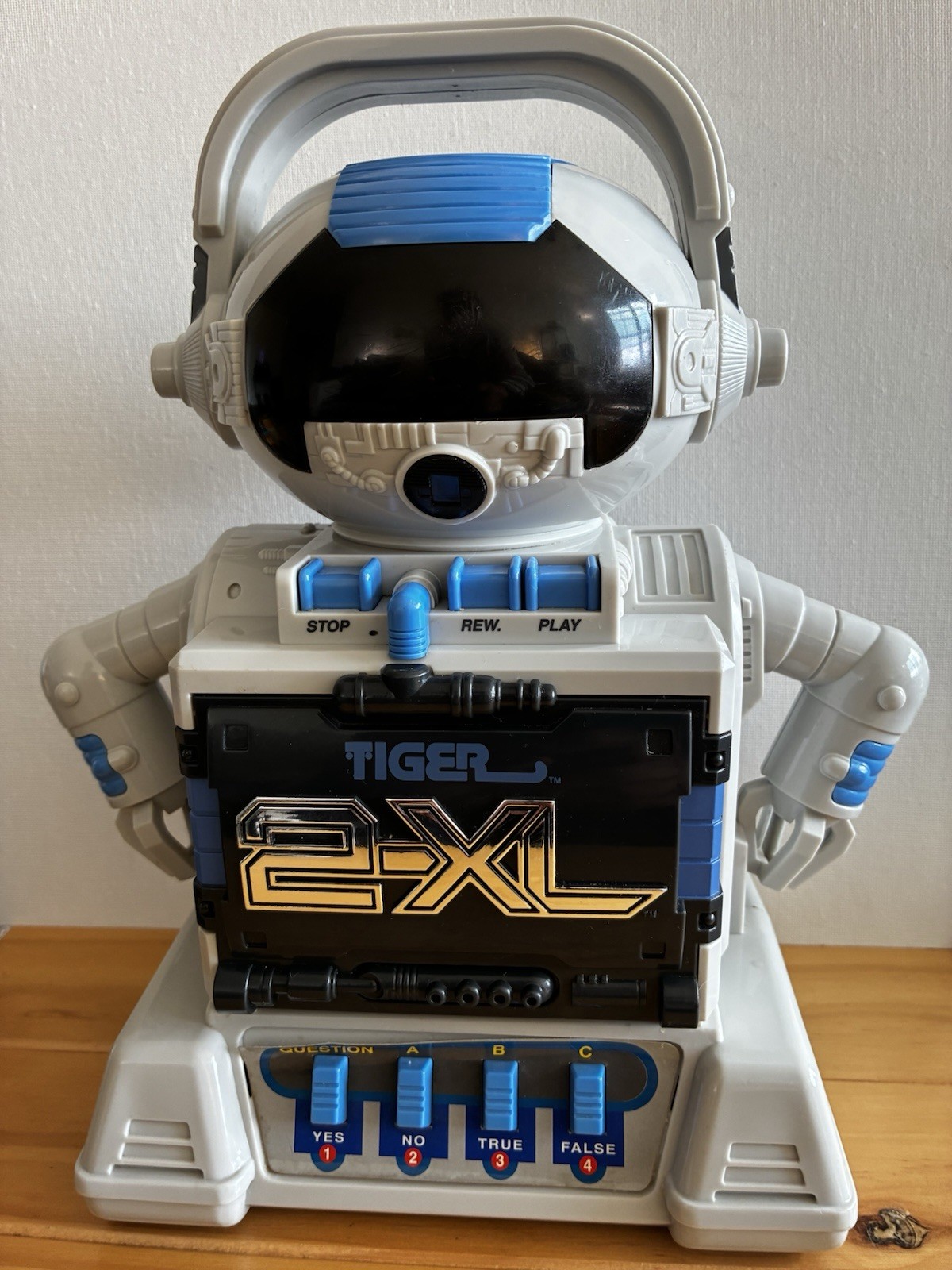 Vintage 1992 2-XL TalkingRobot TigerElectronics CassettePlayer.Plays.Please Read