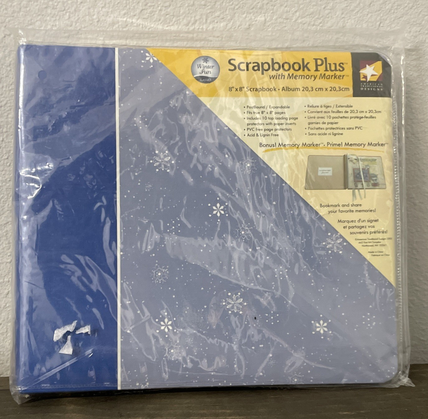 SCRAPBOOK PLUS PHOTOGRAPH ALBUM 8"X8" WINTER FUN Plastic Cover