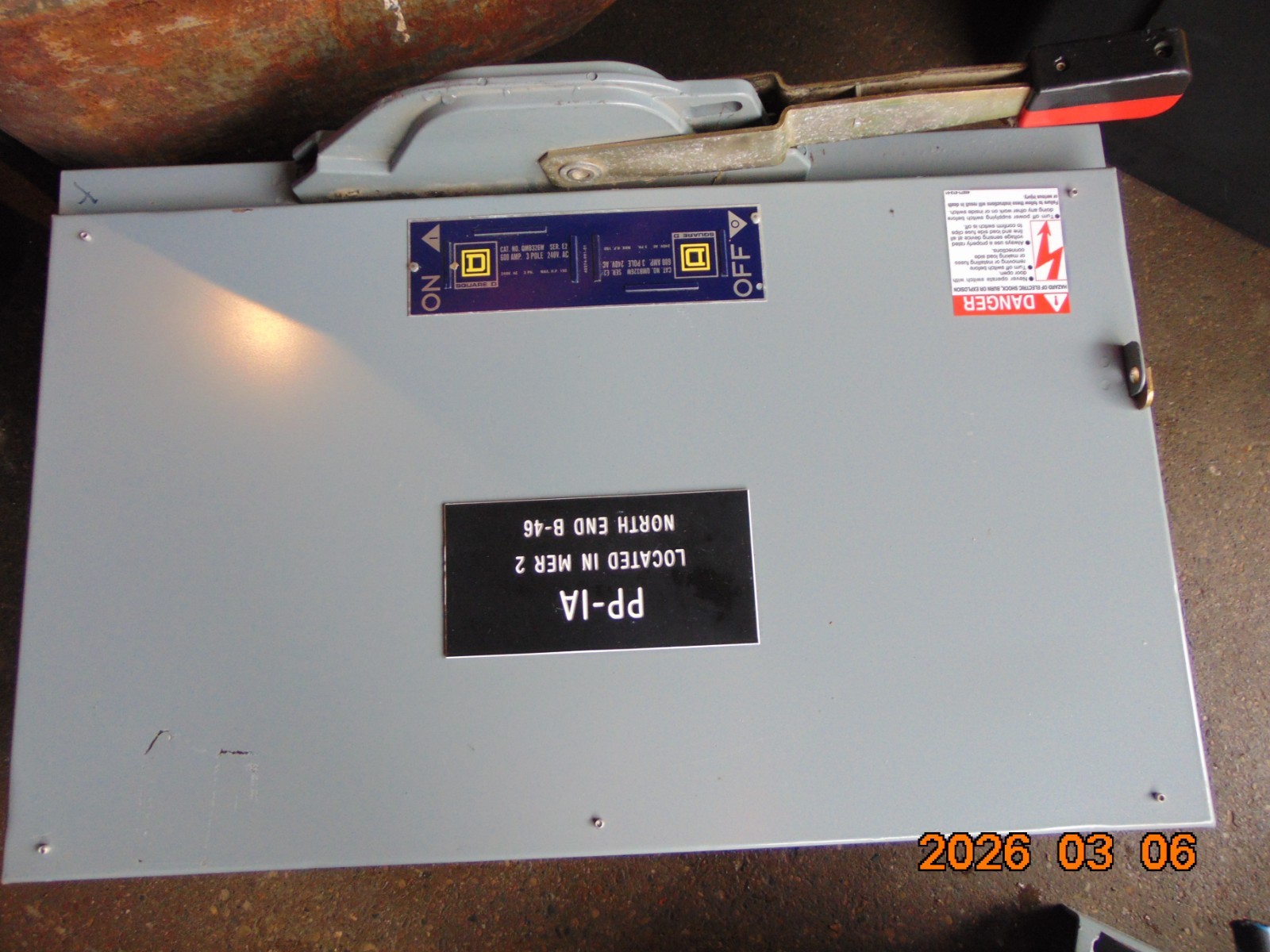 SQUARE D 600 AMP FUSIBLE PANELBOARD SWITCH 240 VAC 3 POLE 150 HP QMB-326W