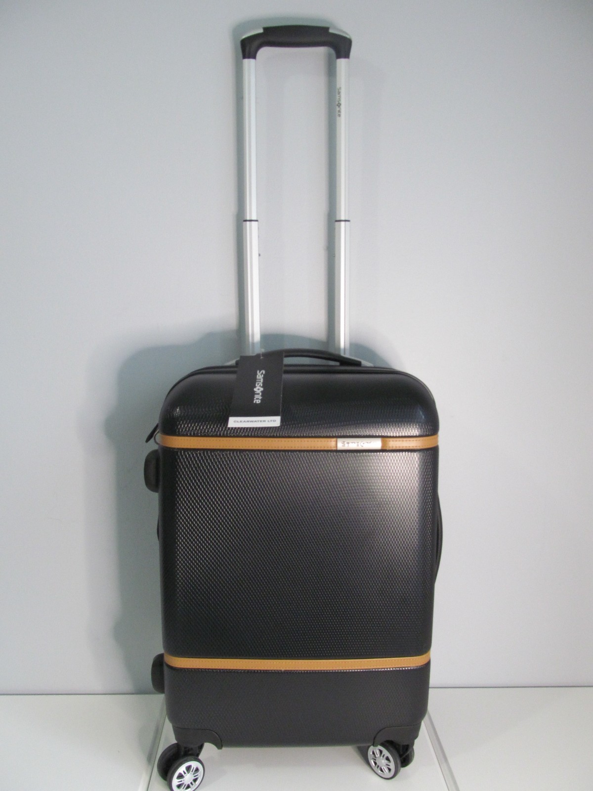 Samsonite Luggage Blalck 22" Carry On Spinner with British Saddle Accents, NWT