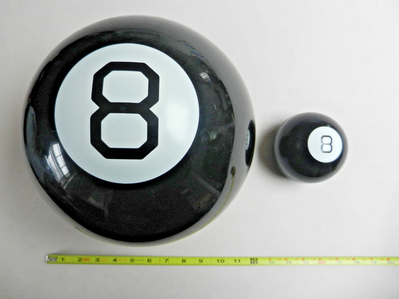 VINTAGE!! Mattel Giant Magic 8 Eight Ball Set - 10" and 4" - 98233 and 30188