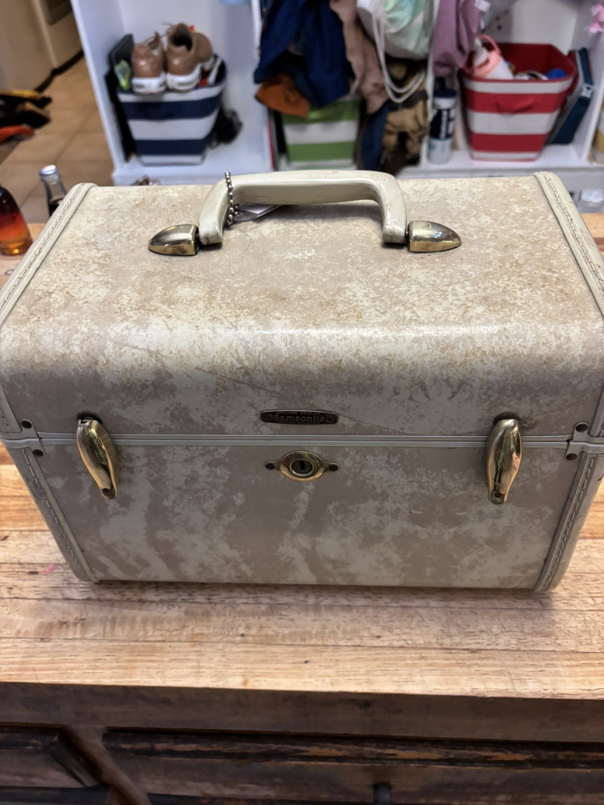 1960s Samsonite Shwayder Bros style 4512 Beige Marbled Cosmetic Train Hardcase