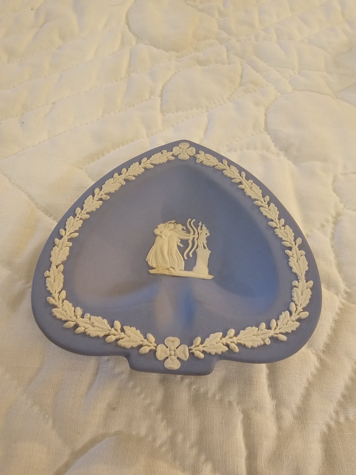 VTG WEDGEWOOD 'THE ARCHERS' BLUE JASPERWARE SPADE SHAPED TRINKET DISH/ASHTRAY