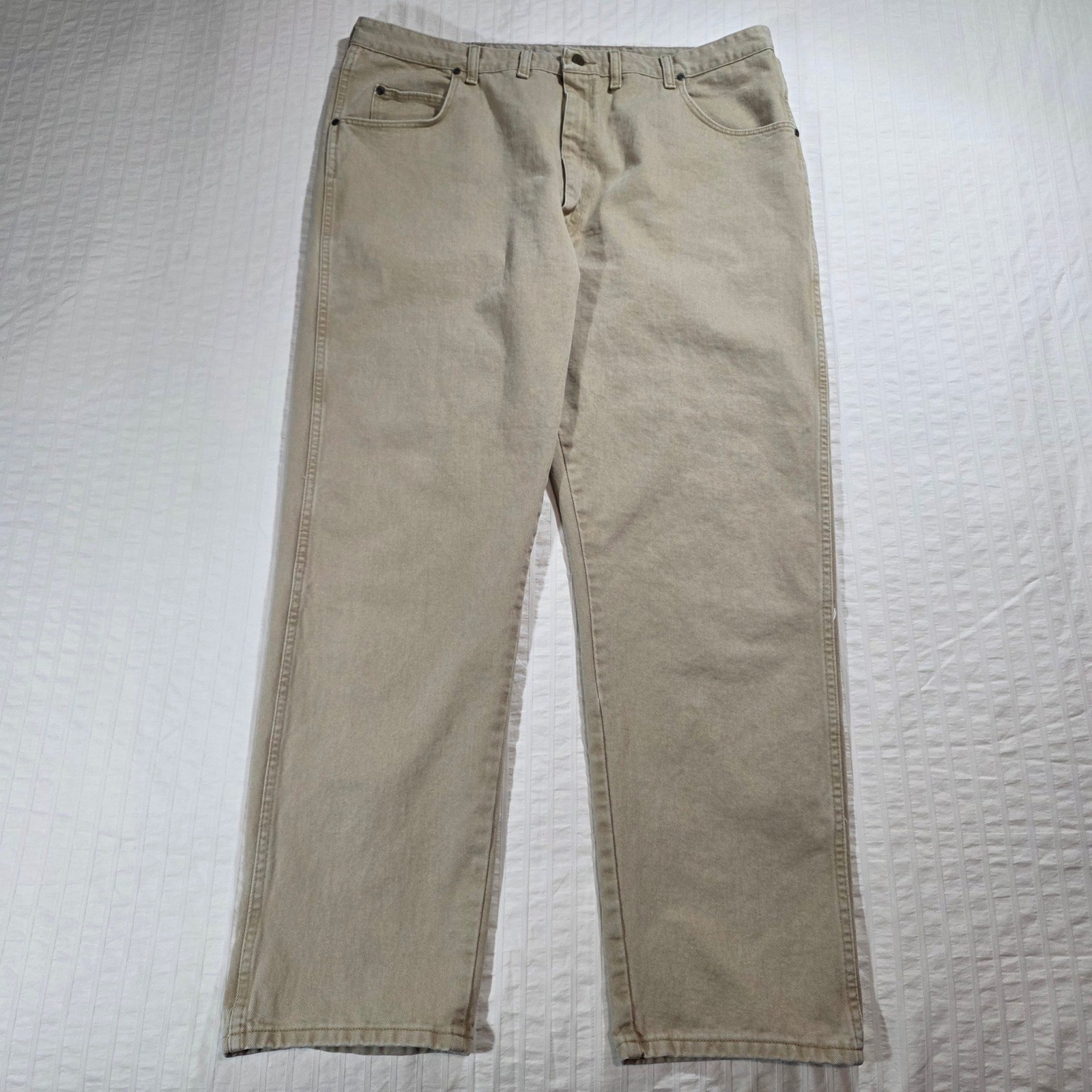Wrangler Rugged Wear Mens Tan Khaki Jeans 44x34 Straight Leg 100% Cotton 35002WH